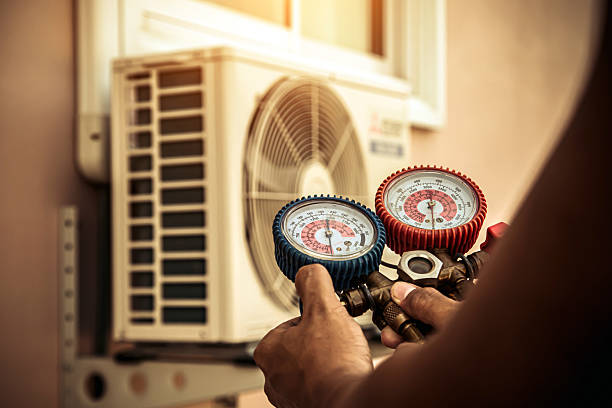 Professional Hvac Installation technician working in Greenwood, TX